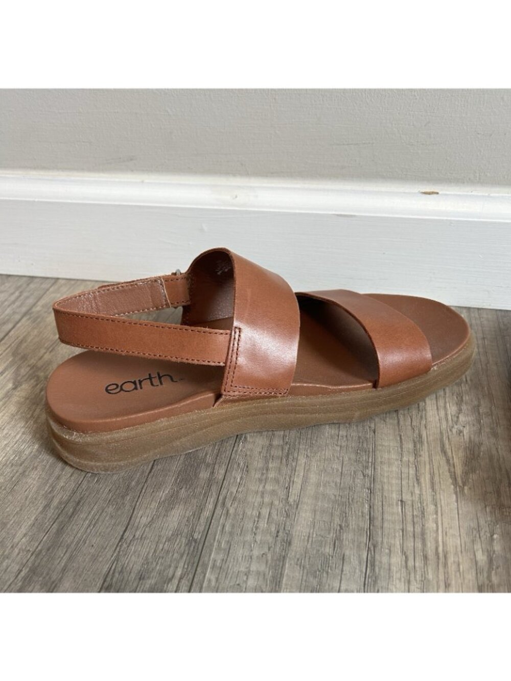Earth Women's Leah Round Toe Strappy Casual Flat Sandals Brown 210 8M - Picture 8 of 16